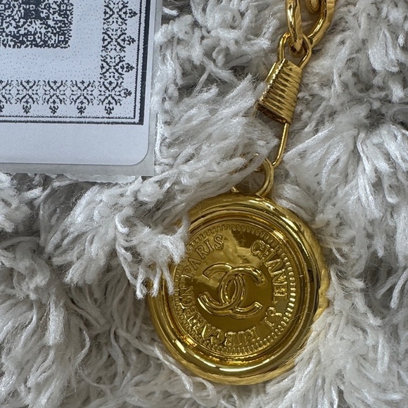 ✨Gold Chanel Rue Cambon Chain Belt w/Medallions authentic w/COA-GREAT CONDITION✨ - Picture 3 of 11